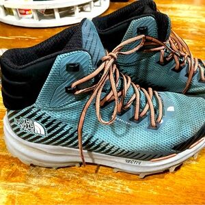 The North Face women’s futurelight Vectiv boots women’s size 11
